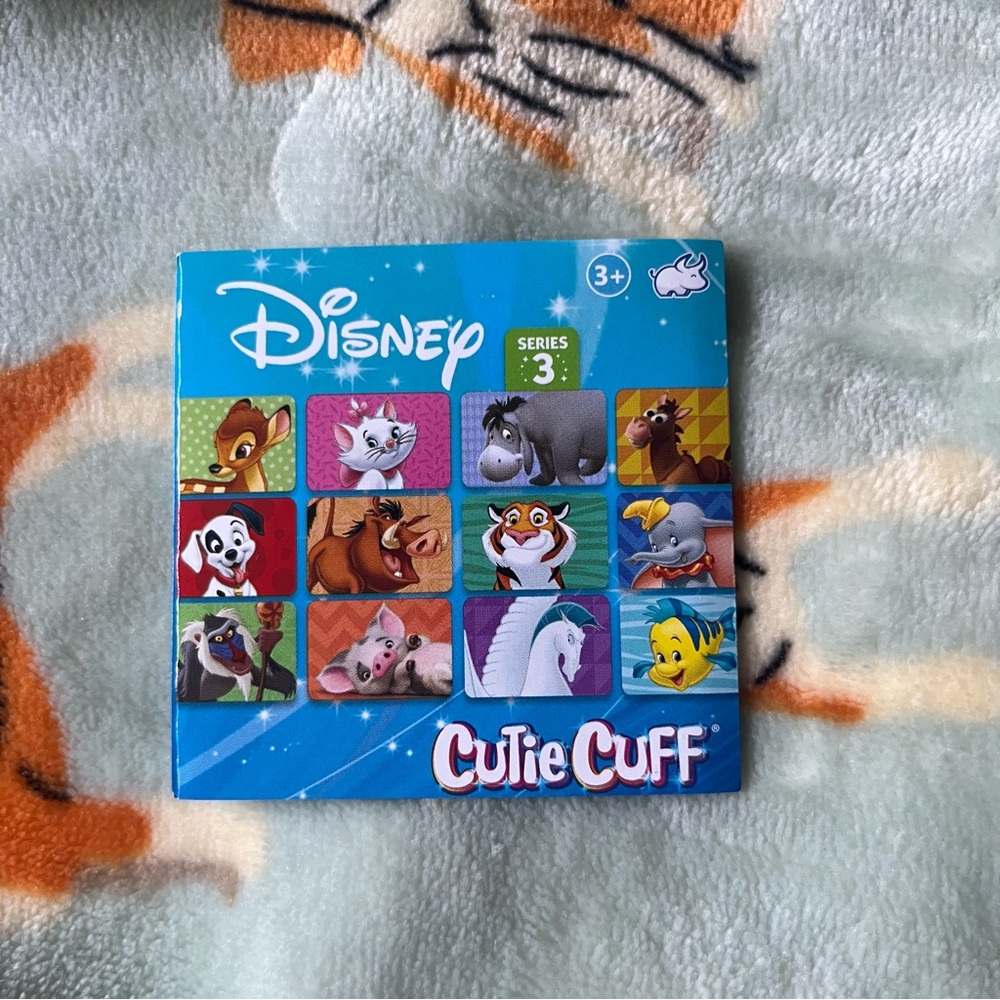 Disney Cutie Cuff - Picture 2 of 9